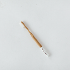 Toothbrush, Adult, Medium (White)